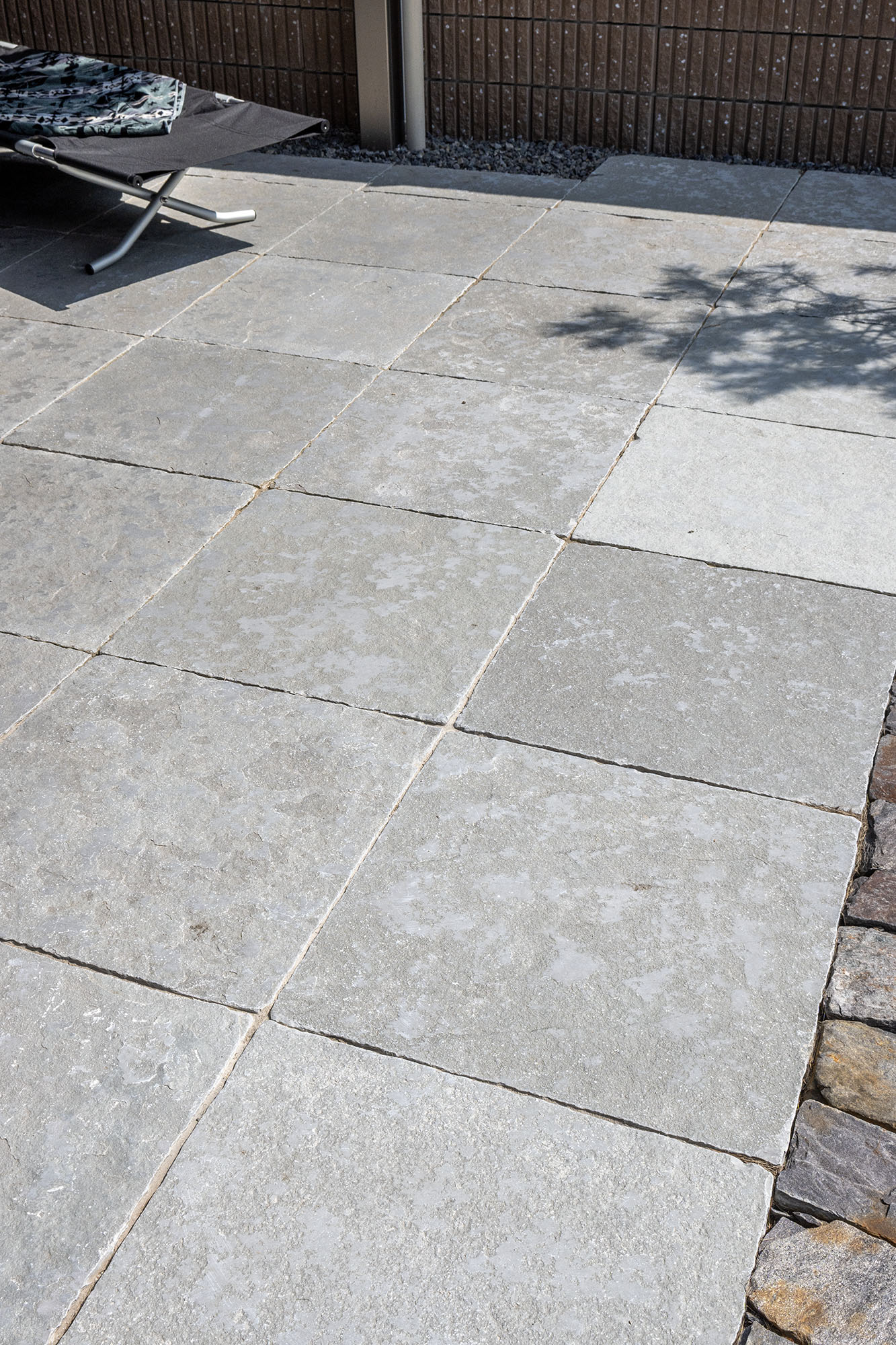 ヴィスタストーン ライムフラッグ グレー (アンティーク) | 造園資材館