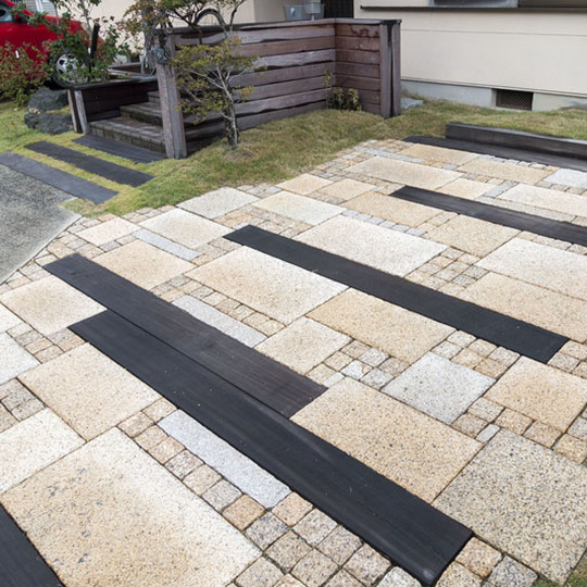 クワンストーンピンコロ 錆 ノミギリ仕上げ | 造園資材館