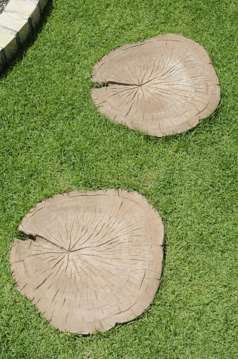 ティンバーストーンステッピング ブラウン | 造園資材館